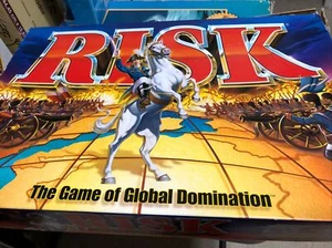 VINTAGE Risk Board Game COMPLETE 1998 Classic War Strategy Miniatures Figures - Picture 1 of 3