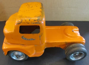 Vintage Tonka Moving Truck Hauler Semi Cab Pressed Metal Mound MN Original Paint - Picture 1 of 9