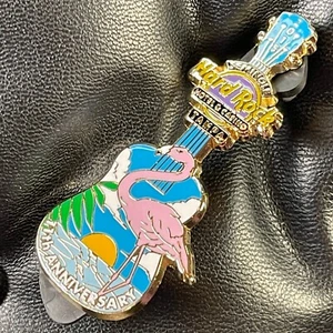 TAMPA SEMINOLE🎸Hard Rock Hotel&Casino®HRH PIN🎸2015 11th Anniversary FLAMINGO🎗 - Picture 1 of 3