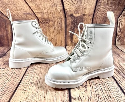 White Doc Martens 1460 Pascal Mono Lace Up Boot Women’s Size 7 - Image 1 of 4