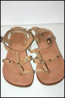 KICKERS  Sandales à lanières Cuir Clouté Beige T 40 TBE - Photo 1/4