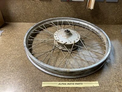 72 radios de buje de llanta delantera Suzuki TC125 19 pulgadas usados Foto 1 de 4