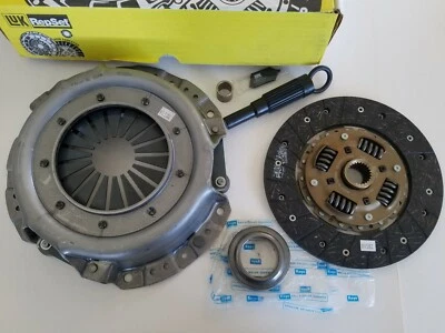Kit de embrague para Datsun 510,521 1.6,610,620 y 411 - Cubierta, disco, rodamientos LUK Foto 1 de 4