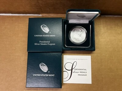 2018 John Adams Presidential Silver Medal 1 oz. 99.9% Silver w/ BOX & COA S802 - Image 1 of 4