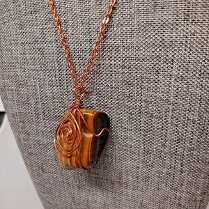 Tigers Eye Agate Stone~ polished Wire Wrapped Necklace 12" drop Handcrafted - Picture 1 of 4