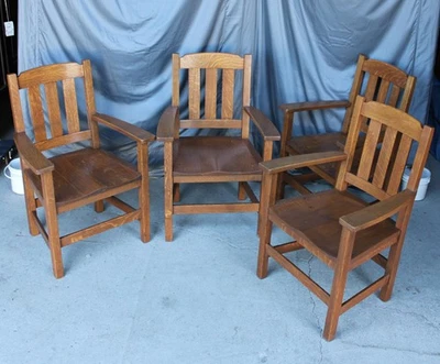 Antiguo juego a juego de cuatro sillas artesanales de roble Mission Stickley Brothers Foto 1 de 4