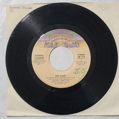 Donna Summer ~ Hot Stuff/ Journey To The Centre Of Your Heart ~  45 RPM Record Foto 1 de 4