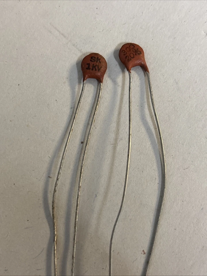Lote 2 De Colección SK 1KV 300 20% 300 pF Condensador de Disco Cerámico Tapa de Audio @CPU1B Foto 1 de 1