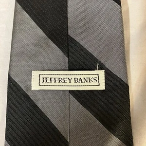 Jeffrey Banks 100% Silk Tie Black Gray Diagonal Stripes Canada Made Free Ship! - Picture 1 of 4