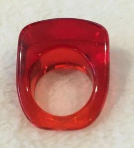 Anillo Lucite Rojo Translúcido Talla 6 - Imagen 1 de 4