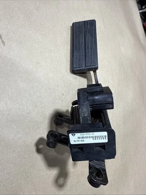 2003-2004 Ford F250 F350 6.0L acelerador Powerstroke pedal a gasolina 3C44-9F836-AC - Imagem 1 de 4