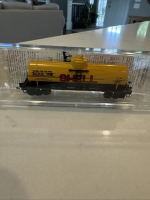 N Scale Kadee 39' Dome Tanker Shell 65092 - Rd# 1104 - NIB - Image 1 of 4