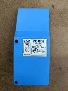 Sick WTR2-P551S08 Photoelectric Sensor 10-30V - Picture 1 of 6