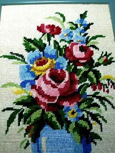 PARIS FRANCE Margot Creations arte completa punto ago 1960 rose rosse vaso incorniciato - Foto 1 di 10