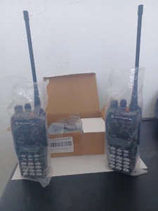 2 Motorola HT 1250's UHF 440-517 camouflage cases, 255 channels GMRS + HAM - Afbeelding 1 van 12