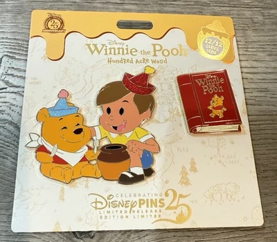 Juego de prendedores Winnie the Pooh y Christopher Robin serie de madera de cien acres en mano Foto 1 de 2