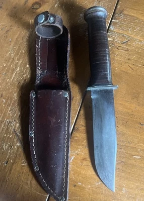 Cuchillo de pilotos de barra K de la Segunda Guerra Mundial de Richard E Byrd con R.E.B en funda de cuero  Foto 1 de 4