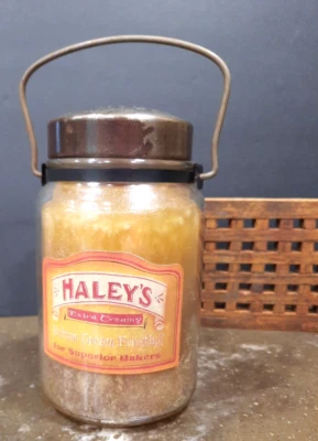 McCalls LG Country Candles | Crema de mantequilla extra cremosa glaseada de Haley's 26 oz Foto 1 de 4