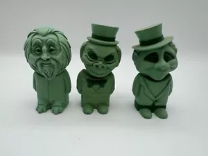 De Colección Mansión Embrujada Autoestop Fantasma Bobblehead BRILLO Disneyland Conjunto 3 Lápidas - Imagen 1 de 2