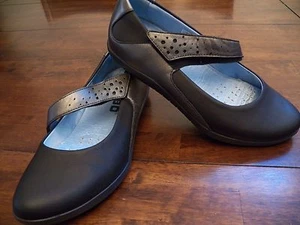 Neu flache Damenschuhe TSUBO Aftenia schwarz sportlich Mary Jane Leder - Bild 1 von 6