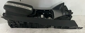 Tunnel centrale Alfa Romeo Stelvio Q4 anno 2023 - Foto 1 di 2