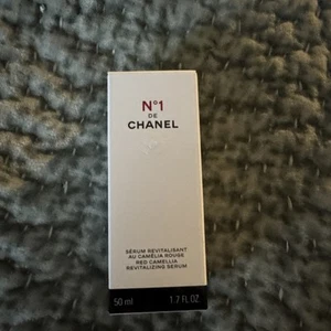 CHANEL №1 Red Camellia Revitalizing Serum 50ml/1.7oz, NIB Bottle - Picture 1 of 2