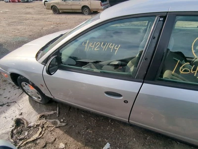 Saturn Saturn S Series Driver Front Door Oem M3IV0 Foto 1 de 2