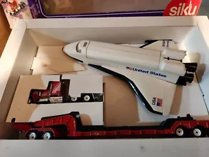 Siku 4016 Tieflader mit Space-Shuttle - 1:55 Scale - Low Loader With Shuttle - Picture 1 of 19