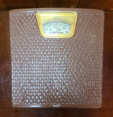 Báscula de baño vintage de metal Sears textura tejida marrón hecha en EE. UU. años 60 70 Foto 1 de 3