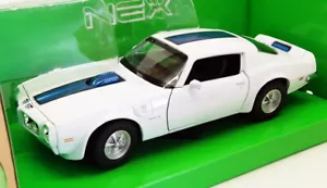 Welly 1/24-27 Scale 24075W - 1972 Pontiac Firebird Trans Am - White/Blue - Picture 1 of 4