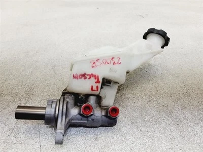 2013-2018 Hyundai Santa Fe Sport Brake Master Cylinder 58510-2W800 - Image 1 of 4