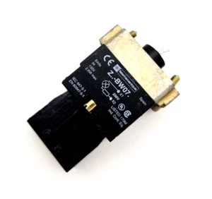 Telemecanique ZB2 BW071 + ZB2 BE-101 Lampenhalter - Bild 1 von 3