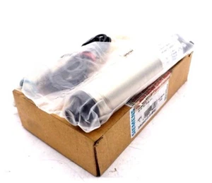 NEW SIEMENS 3RG6012-3AE01 SWITCH 3RG60123AE01 - Picture 1 of 4