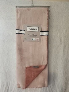 Brand New Oversized Hunter Reversible Plush Throw Rose Cloud/Down - 50” x 70” - Picture 1 of 6