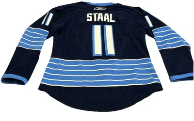 Camiseta deportiva de hockey de los Pittsburgh Penguins Staal 2011 clásica de invierno Reebok auténtica azul Foto 1 de 4