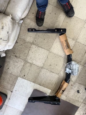  4 级拖车挂接,2 英寸接收器,精选日产 NV1500、NV2500、NV3500 #14000 — 第 1/4 张图片