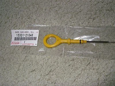 Genuine Toyota Yaris Auris Corolla Engine Oil Dipstick  Part Number 15301-21062  - image 1 of 1