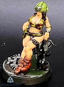 Painted Girls Warrior Pinup brigade alternative miniature for Sci-Fi Wargames - Picture 1 of 6