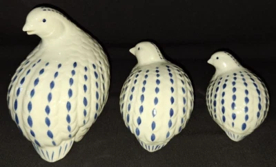 LOTE DE 3 JUEGOS DE COLECCIÓN ARTE JAPONÉS CERÁMICA CODORNIZ COBALTO AZUL Y BLANCO BEVY BIRD FAMILY Foto 1 de 4