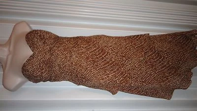 Vestido Chetta B Sherrie Bloom Peter Noviello capa escalonada bustier hombro descubierto 6 Foto 1 de 4