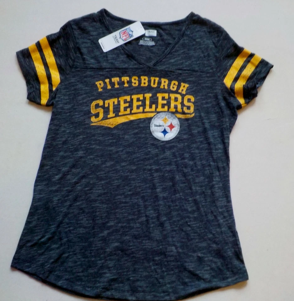 CAMISETA MUJER PITTSBURGH STEELERS M 3X NUEVA CON ETIQUETAS GRIS DESGASTADO GRÁFICO CUELLO EN V Foto 1 de 1