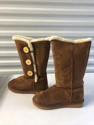 UGG Australia Chestnut Bailey Button Triplet Boots/Booties, Size 6 - Image 1 of 4