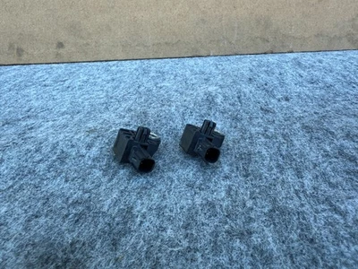 JUEGO SENSOR SOPORTE RADIADOR DELANTERO IZQUIERDO Y DERECHO FORD MUSTANG GT 2015-2023 OEM Foto 1 de 4