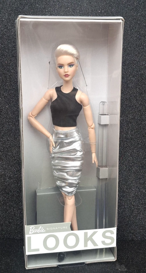 Barbie doll Signature Looks Basics collector model #8 made to move Mattel HCB78 - Immagine 1 di 4
