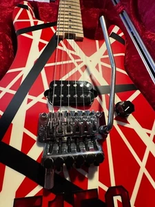 EVH 5150 maple neck guitar with EVH hard shell case, EVH leather strap & strings - Picture 1 of 11