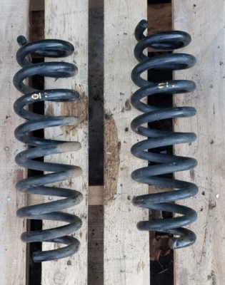 2009 - 2011 BMW 328Xi AWD E90 mola helicoidal traseira esquerda e direita fabricante de equipamento original - Imagem 1 de 2