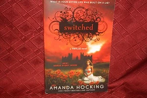 Switched a Trylle novel Amanda Hocking paperback fiction - Picture 1 of 2