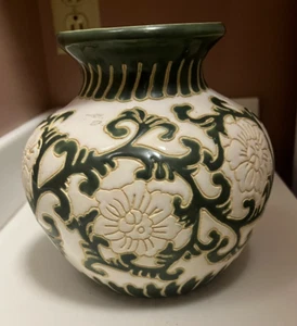 Vtg Vietnam Glazed Ceramic Pottery Vase 7" Cream with Green White Floral Signed - Picture 1 of 12