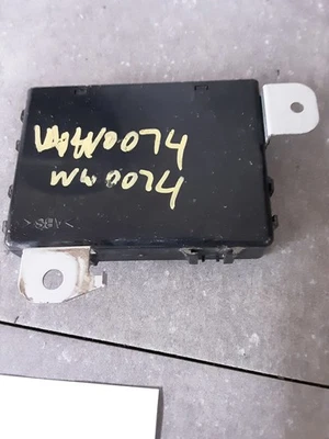 Módulo de control de cerradura de puerta trasera izquierda Nissan Quest 2004-2010 Foto 1 de 4