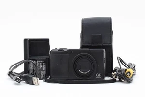 RICOH GR II Black Digital Compact Camera Black with Accessories - Picture 1 of 12
